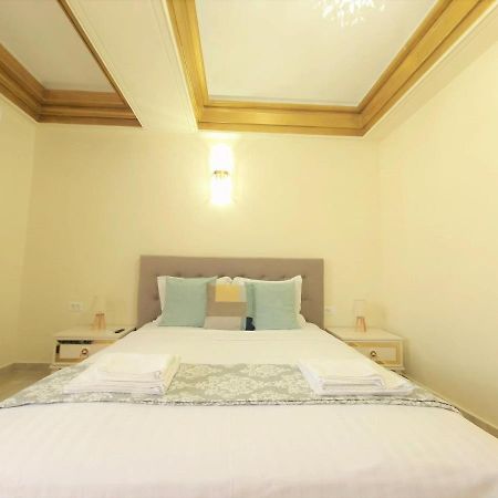Laroka House Luxury Apartment City Center Universitate بوخارست المظهر الخارجي الصورة